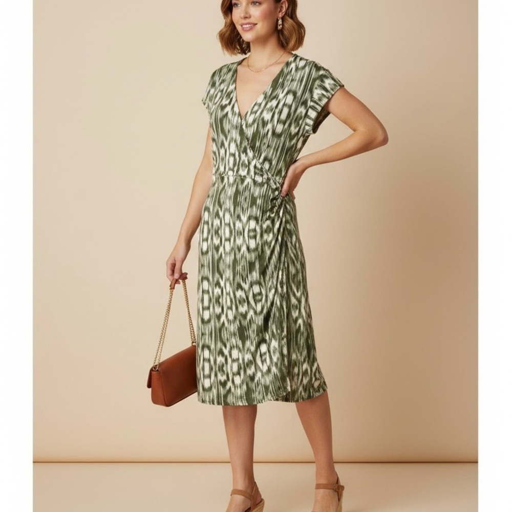 Jones New York Green White Sheath Dress with Dolman Sleeves